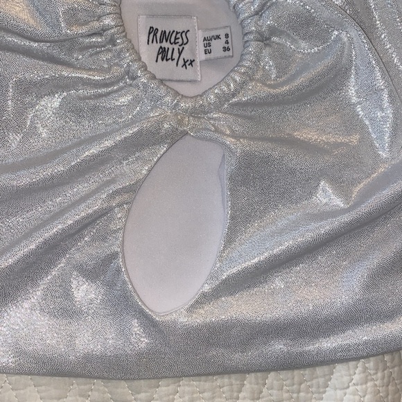 Princess Polly shimmery crop top - Picture 3 of 3